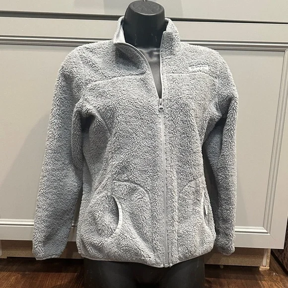 Magellan Outdoors Junior Girls Soft Fuzzy Gray Jacket - Picture 4 of 11